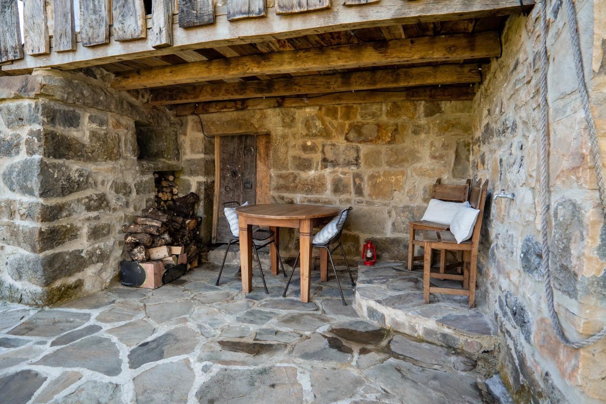 Vivienda Pasiega Lo Lucas 1920 San Roque de Ríomiera Eksteriør billede