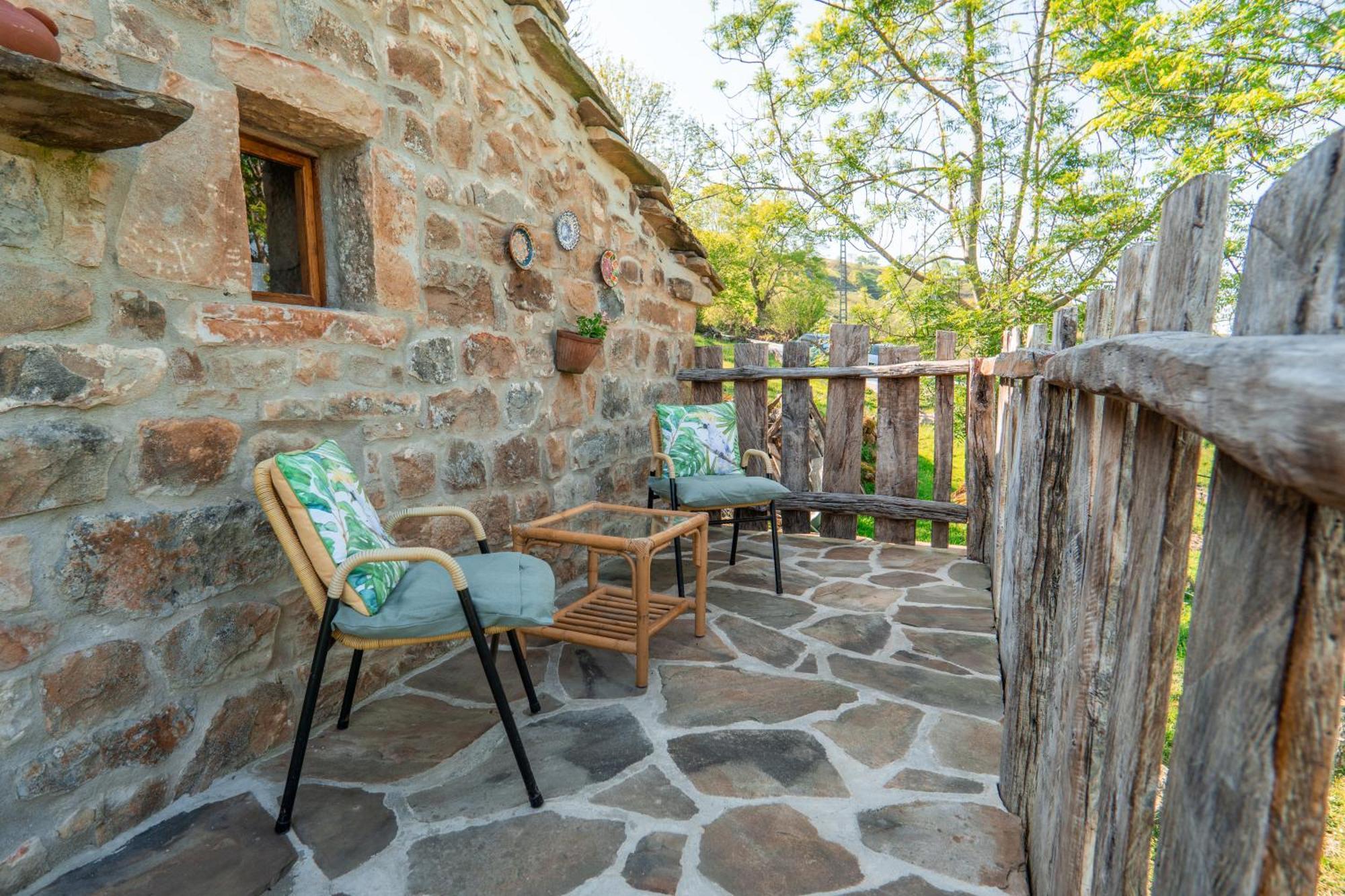 Vivienda Pasiega Lo Lucas 1920 San Roque de Ríomiera Eksteriør billede